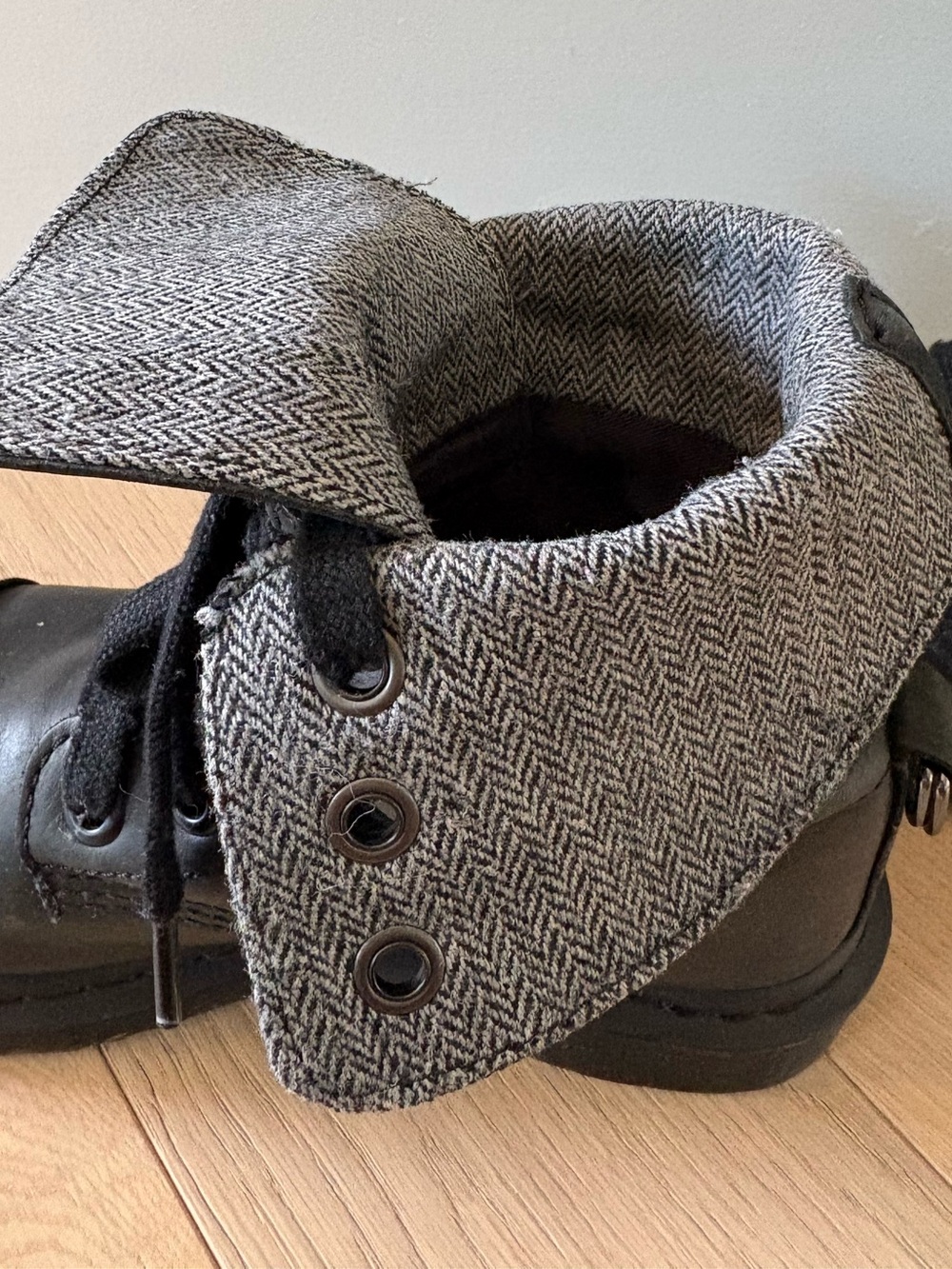 Dr Martens Aimilita W Size 7 Black Leather Fold Down Boots Herringbone - Picture 2 of 13